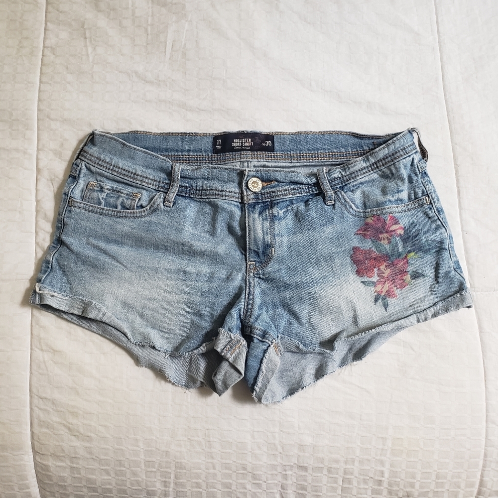 Hollister Low Rise Denim Floral Print Short Shorts